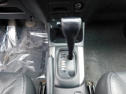 Used 2005 Toyota RAV4 4WD image 14