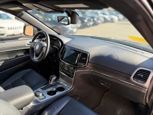 Used 2021 Jeep Grand Cherokee Limited image 9