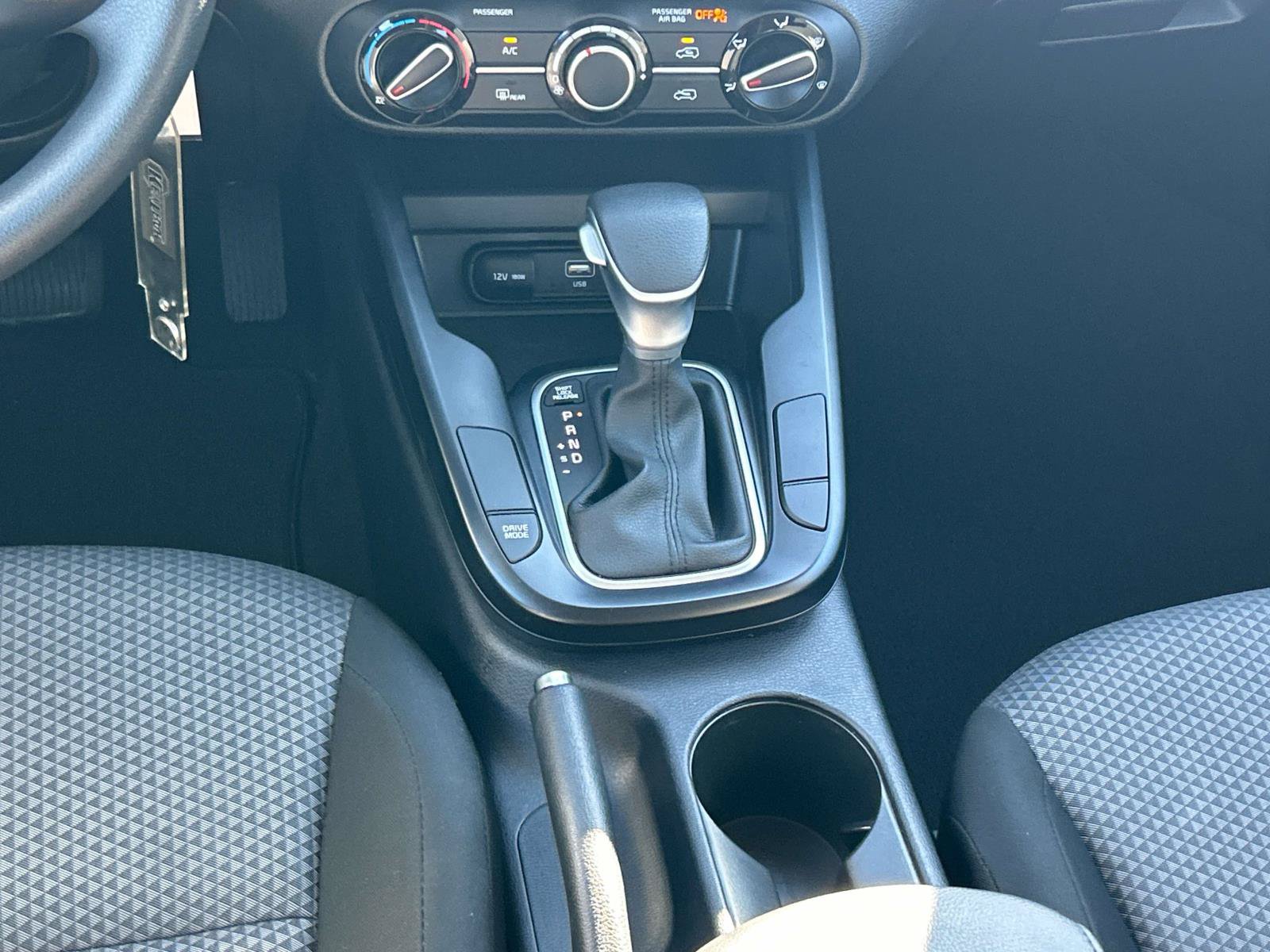 Used 2025 Kia Soul LX w/ LX Technology Package FWD image 15