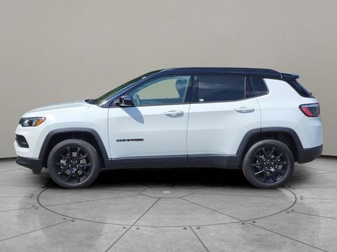 Certified 2023 Jeep Compass Latitude w/ Convenience Group AWD/4WD image 9