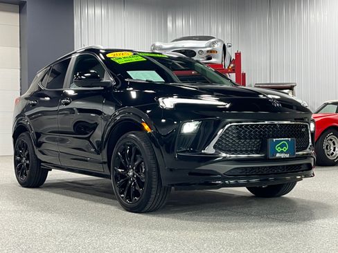 Used 2025 Buick Encore GX Sport Touring w/ Experience Buick Package image 6