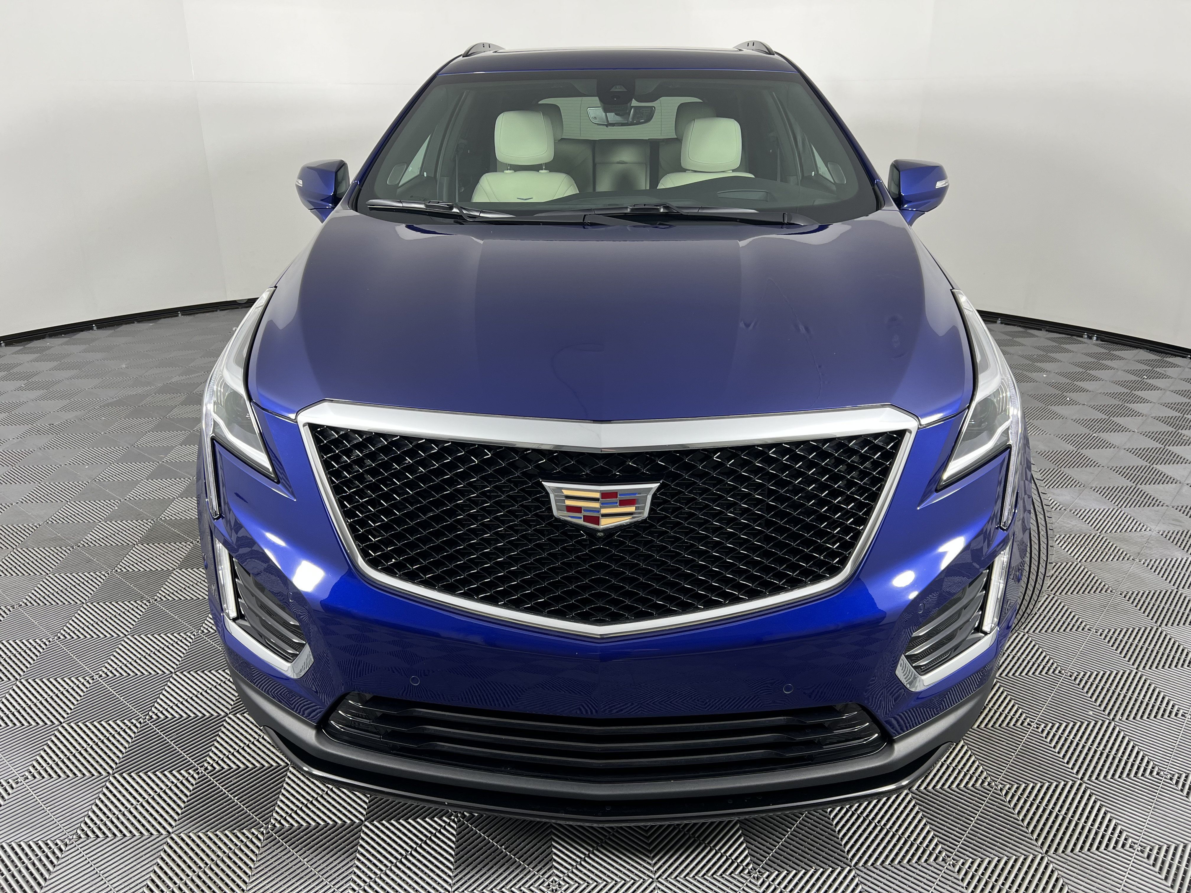 Used 2023 Cadillac XT5 Sportv w/ Technology Package AWD/4WD image 5