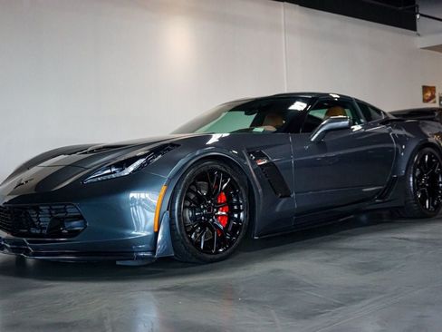 Used 2017 Chevrolet Corvette Z06 RWD image 3
