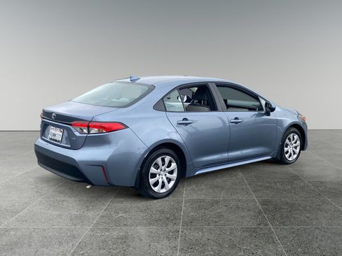 Used 2026 Toyota Corolla LE FWD image 5
