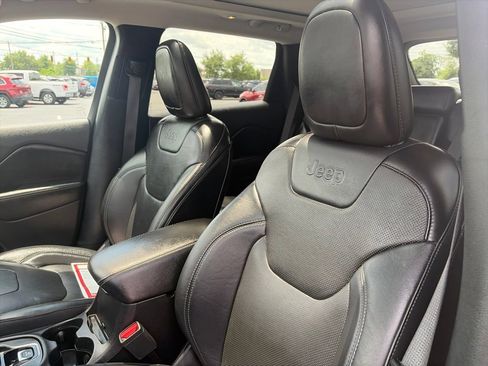Used 2020 Jeep Cherokee Limited AWD/4WD image 15