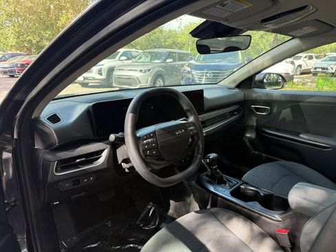 Used 2025 Kia K4 FWD image 32