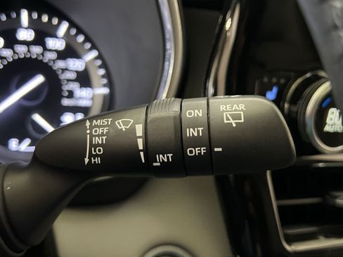 Used 2021 Toyota Highlander Limited AWD/4WD image 38