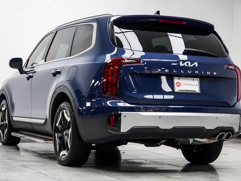 Used 2024 Kia Telluride S w/ S Sunroof Package FWD image 11