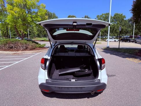 Used 2022 Honda HR-V EX image 12
