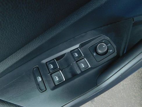 Used 2024 Volkswagen Jetta SE image 27