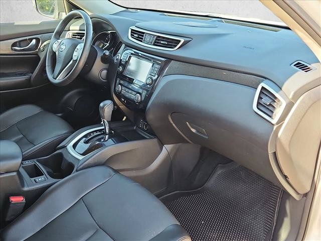 Used 2016 Nissan Rogue SL w/ SL Premium Package AWD/4WD image 23