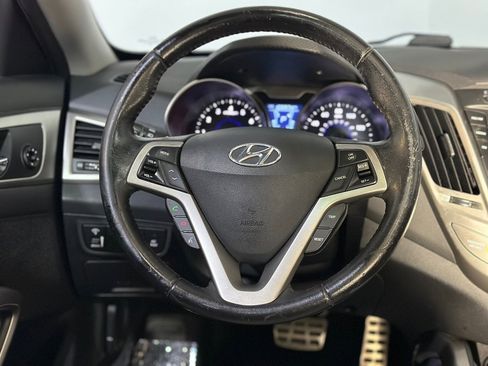 Used 2013 Hyundai Veloster w/ Style Pkg image 13