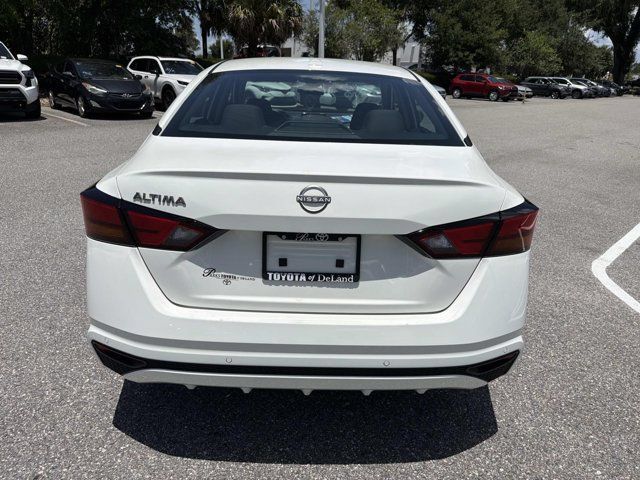 Used 2025 Nissan Altima 2.5 SV FWD image 3