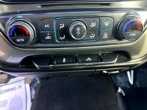 Used 2018 Chevrolet Silverado 1500 LT w/ LT Eassist Package image 25