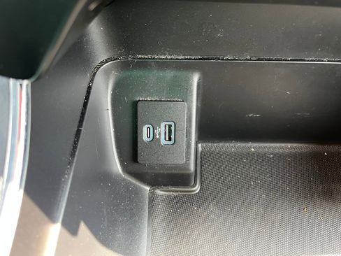 Used 2022 Ford F150 XLT w/ Equipment Group 302A High image 43