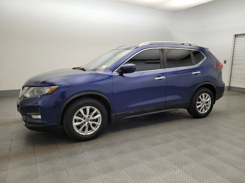 Used 2018 Nissan Rogue SV FWD image 2