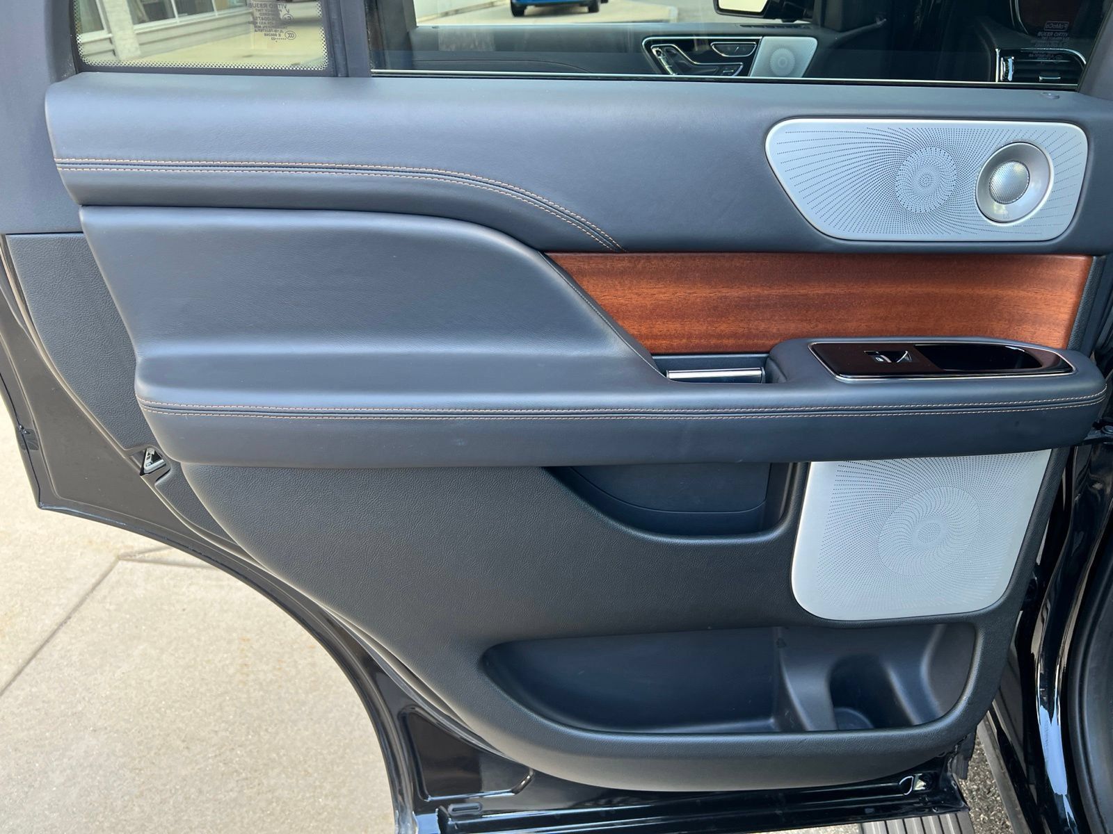 Used 2023 Lincoln Navigator Black Label AWD/4WD image 15