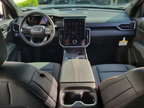 New 2026 GMC Acadia AT4 w/ Luxury Package AWD/4WD image 17