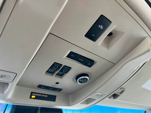 Used 2015 Cadillac Escalade Luxury image 31