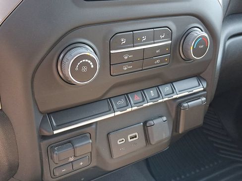 Certified 2022 Chevrolet Silverado 2500 Custom w/ Custom Convenience Package AWD/4WD image 16