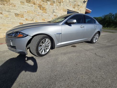 Used 2012 Jaguar XF image 2