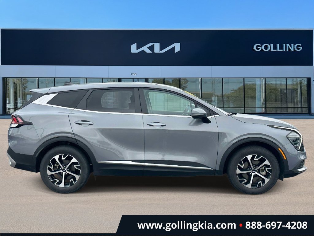 Certified 2024 Kia Sportage EX FWD image 2