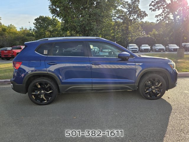 Used 2023 Volkswagen Taos SE w/ Panoramic Sunroof Package FWD image 5