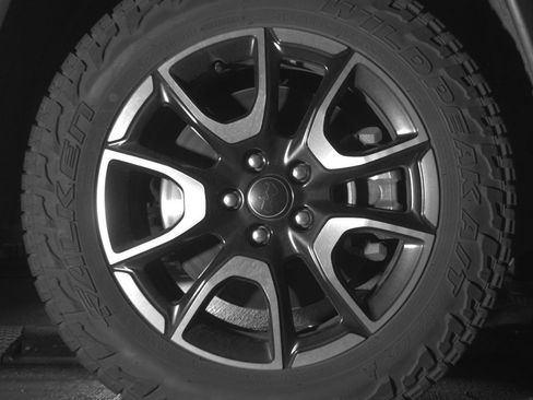 Used 2025 Jeep Compass Trailhawk image 13