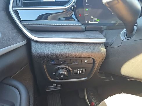 Used 2022 Jeep Grand Cherokee Limited 4xe AWD/4WD image 25