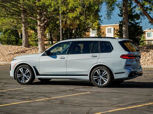 Used 2025 BMW X7 M60i image 7