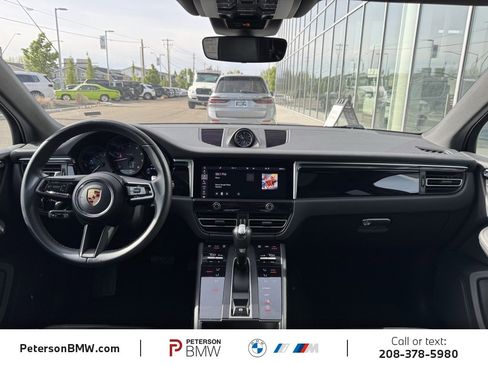 Used 2024 Porsche Macan image 2