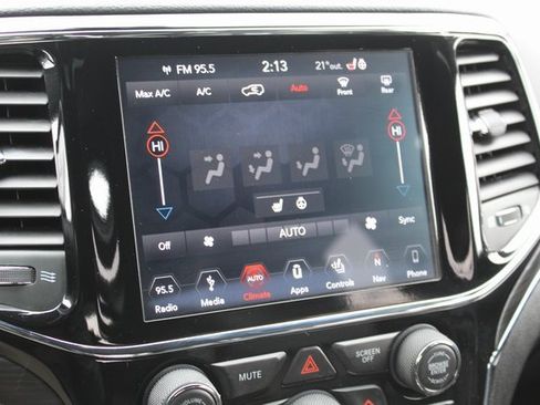 Used 2019 Jeep Grand Cherokee Limited image 22