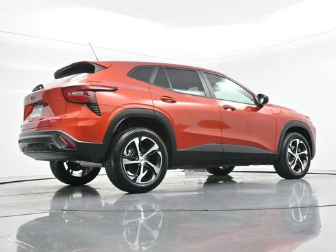 Used 2024 Chevrolet Trax RS w/ Driver Confidence Package FWD image 46