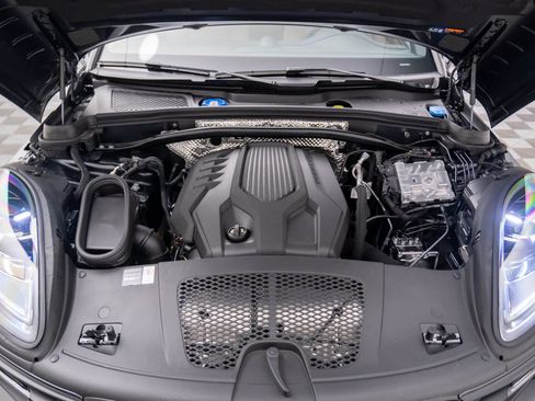 New 2026 Porsche Macan image 30