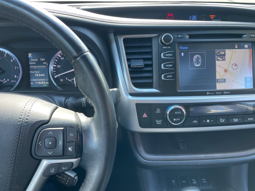 Used 2017 Toyota Highlander XLE AWD/4WD image 16