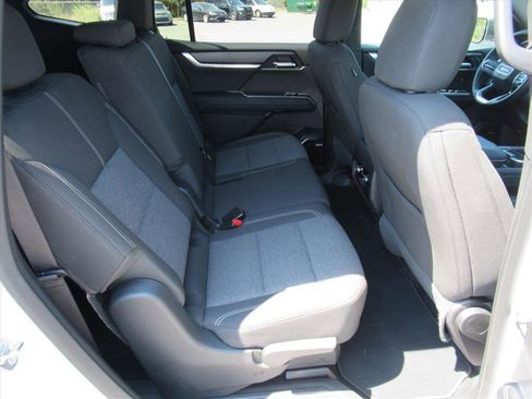 Used 2025 GMC Acadia Elevation image 30