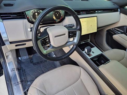 Used 2024 Land Rover Range Rover SE AWD/4WD image 10