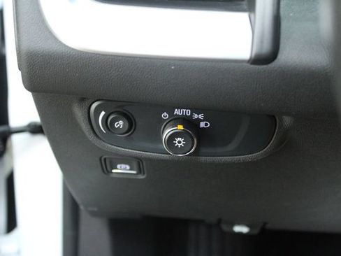 Used 2024 GMC Terrain SLE FWD image 15