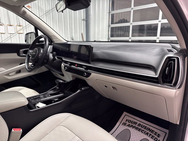 Used 2025 Kia Sorento S w/ Panoramic Sunroof Package FWD image 27