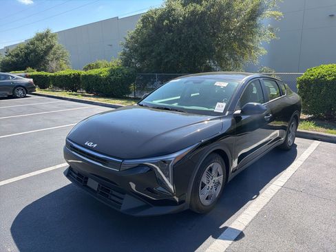 Used 2025 Kia K4 LX image 9