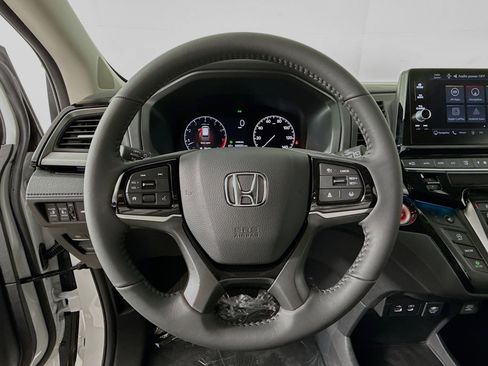 New 2026 Honda Odyssey Touring image 11