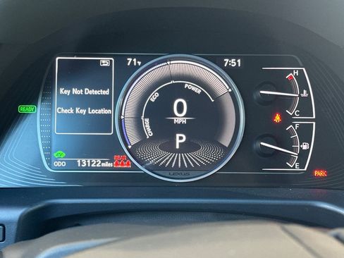 Used 2024 Lexus ES 300h w/ Accessory Package (Z1) FWD image 33