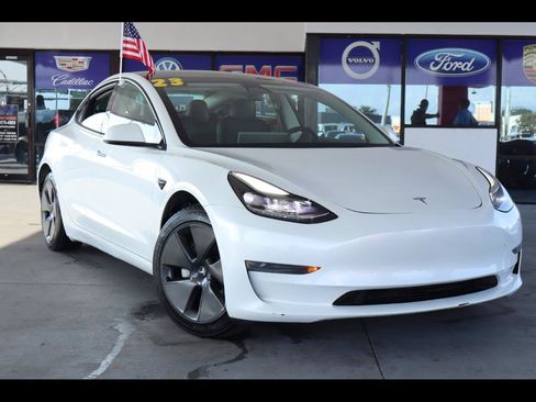 Used 2023 Tesla Model 3 Standard Range RWD image 1