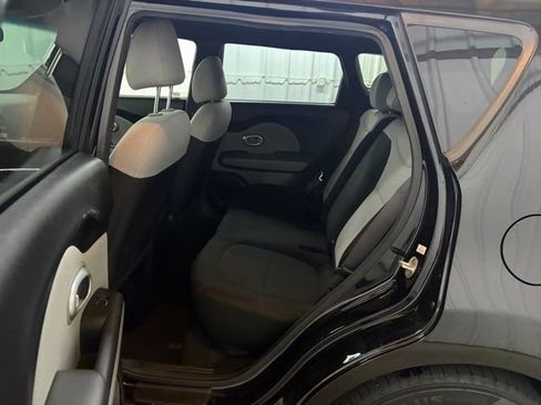 Used 2019 Kia Soul FWD image 15