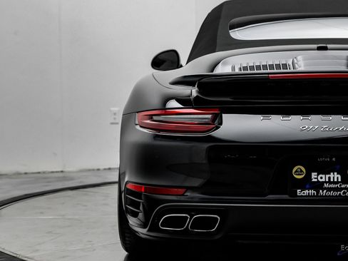 Used 2019 Porsche 911 Turbo image 16