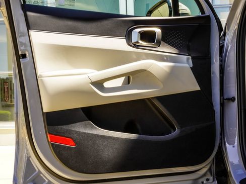 Used 2025 Kia Sorento EX w/ Panoramic Sunroof Package FWD image 33