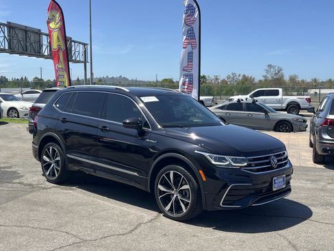 Certified 2024 Volkswagen Tiguan SEL R-Line AWD/4WD image 29