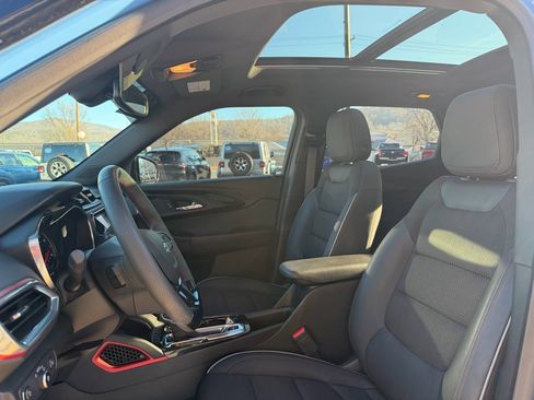 Used 2023 Chevrolet TrailBlazer RS w/ Sun and Liftgate Package image 12