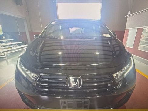 Used 2023 Honda Odyssey Sport image 2