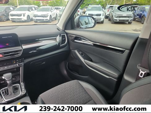 Certified 2025 Kia Seltos X-Line AWD/4WD image 17